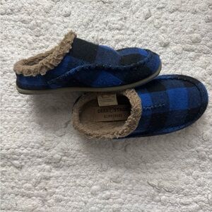 Deer Stags Blue and Black Plaid Slippers with Tan Fur Trim size 13 little kids